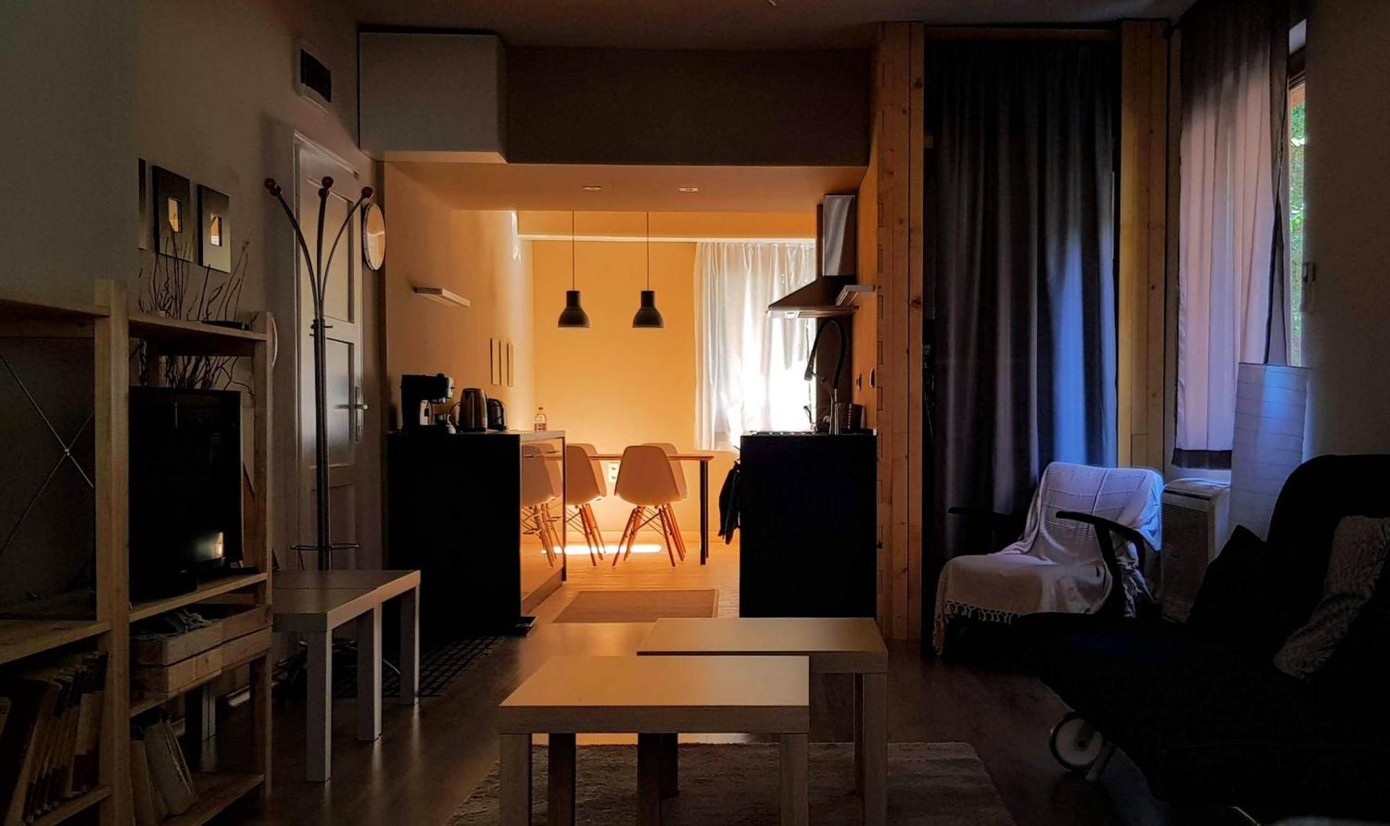 Apartemen Red Door