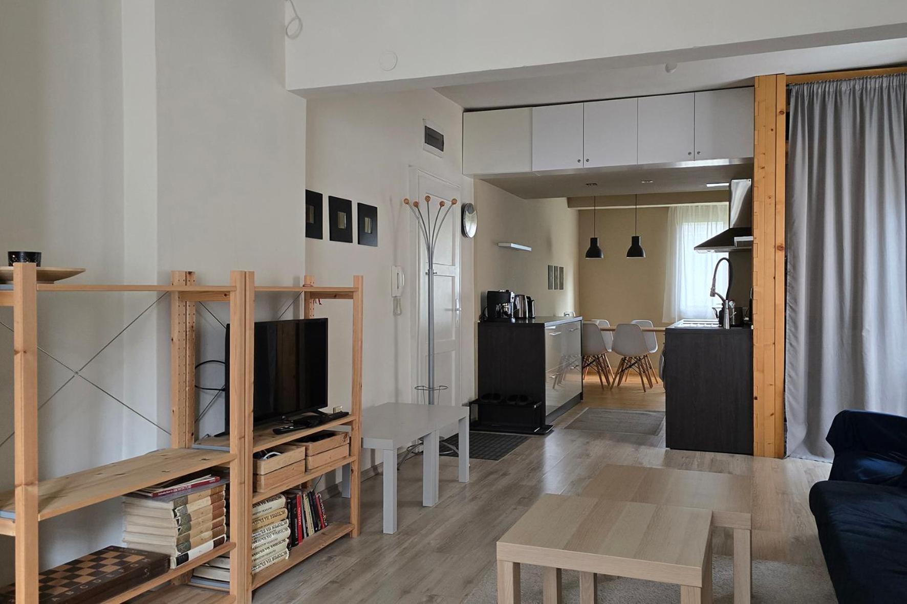 Red Door Apartemen Sofia